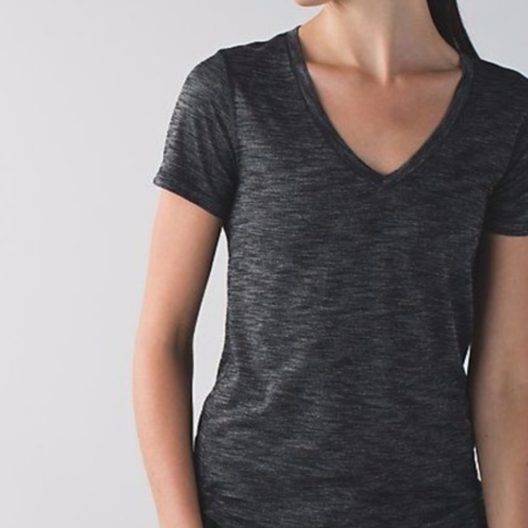 lululemon athletica Tops - LULULEMON ATHLETICA Vneck Heather grey top tee shirt